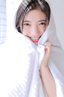 吃着她的小核桃